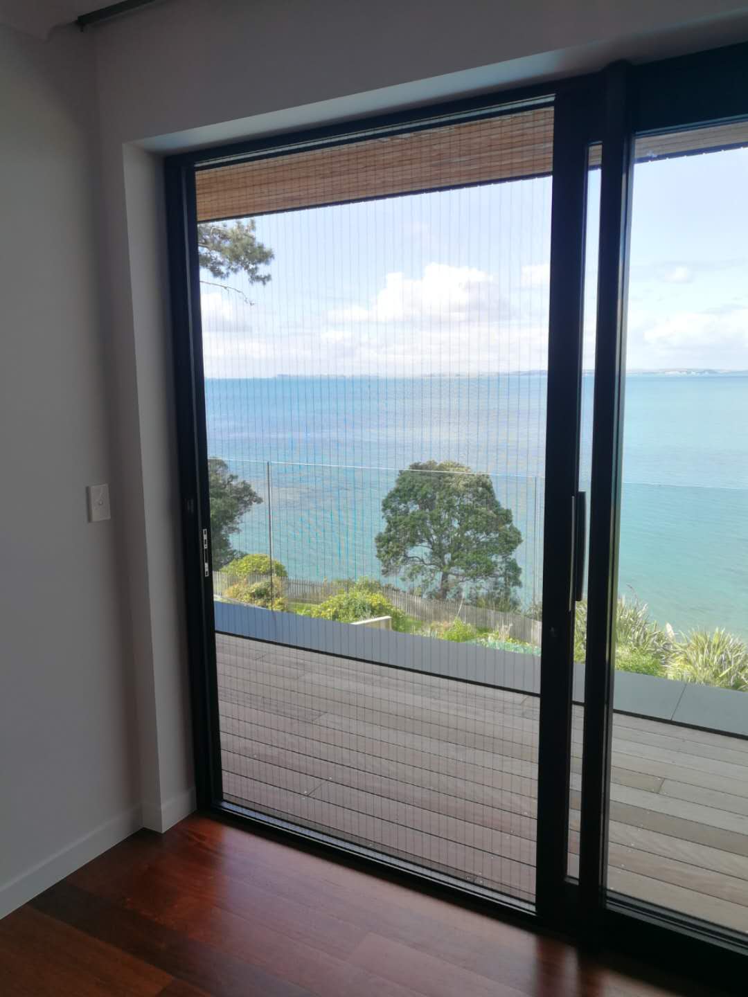 Retractable Invisible Screen Door