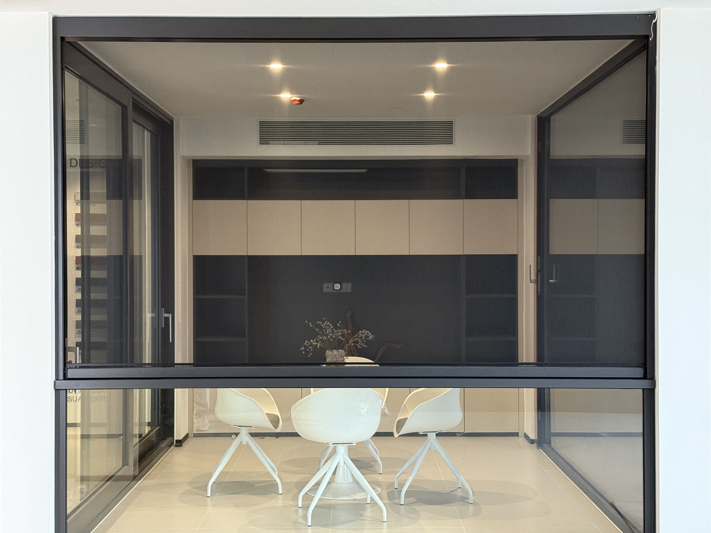 Electric Power Solar Screen