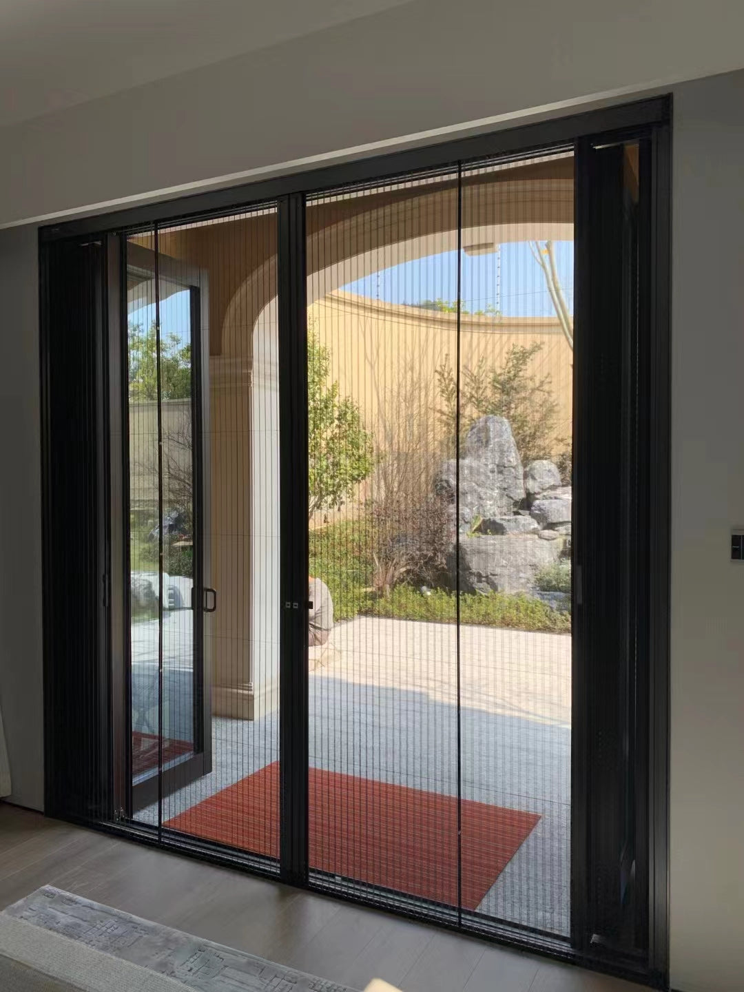 Trackless Retractable Pleated Mesh Screen Door